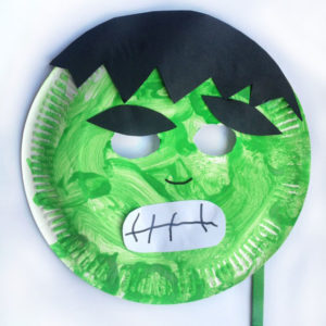 maschera da Hulk con piatto di carta